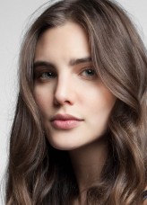 Macarena Achaga fotoğrafı