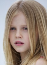 Alyla Browne fotoğrafı