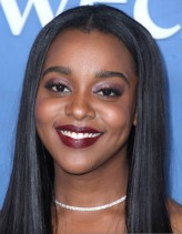 Mallori Johnson fotoğrafı