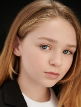 Alix West Lefler fotoğrafı