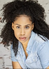 Alicia Alexander fotoğrafı