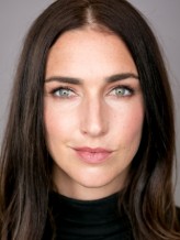 Ella Bourne fotoğrafı