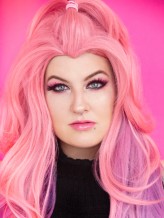 Kira Buckland fotoğrafı