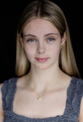Issy MacDonald fotoğrafı