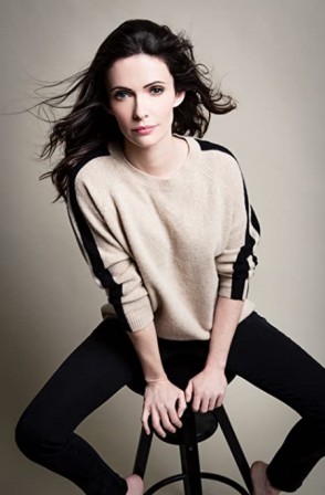 Bitsie Tulloch Fotoğrafı