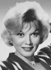 Laurie Mitchell fotoğrafı