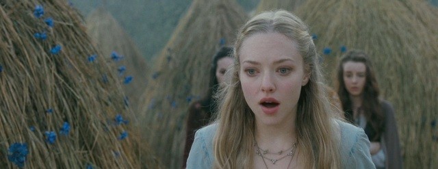 Kız ve Kurt Fotoğrafı