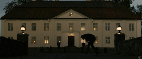 Ejderha Dövmeli Kız Fotoğrafı