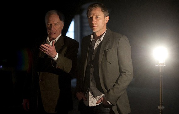 Ejderha Dövmeli Kız Fotoğrafı