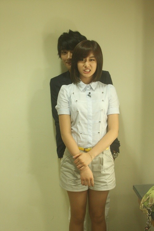 T-ara And Yoon Si-yoon's Bubibubi Fotoğrafları 4