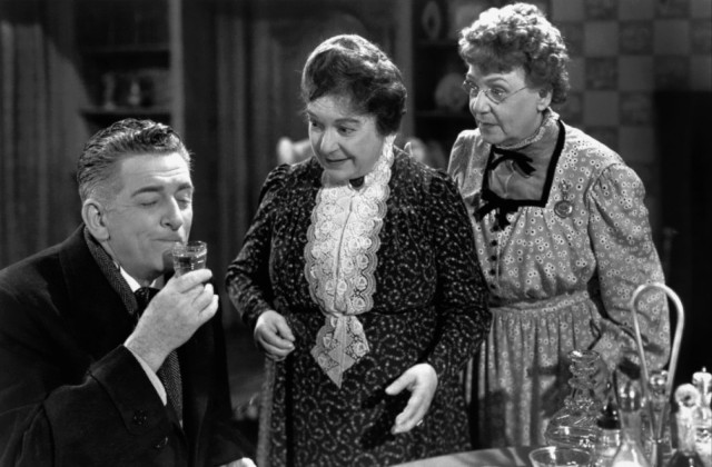 Arsenic And Old Lace Fotoğrafları 2