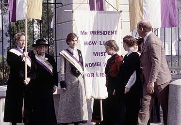 Demir Çeneli Melekler Fotoğrafı