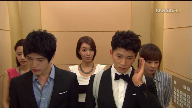 Protect the Boss Fotoğrafları 214