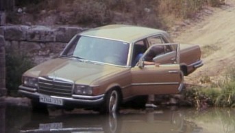 Fikrimin İnce Gülü - Sarı Mercedes Fotoğrafı