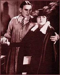 Parisli Bir Kadın fotoğrafı Parisli Bir Kadın fotoğrafı