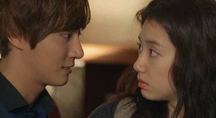 Flower Boy Next Door Fotoğrafı