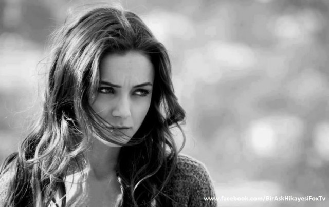 Bir Aşk Hikayesi Sezon 1 Fotoğrafı