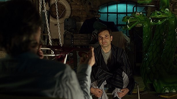 Erkeğin Derdi Ceviz Kırmak Fotoğrafı