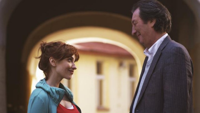 Erkeğin Derdi Ceviz Kırmak Fotoğrafı