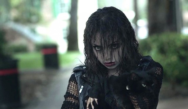 Kırılmanın Eşiğinde Fotoğrafı