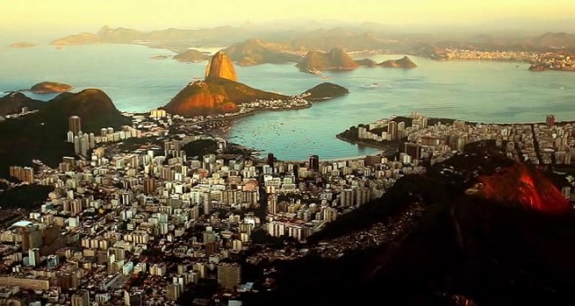 Falcon Rising Fotoğrafı