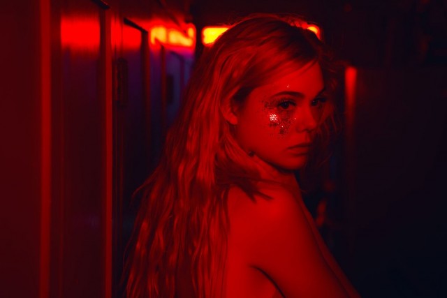 Neon Şeytan Fotoğrafı