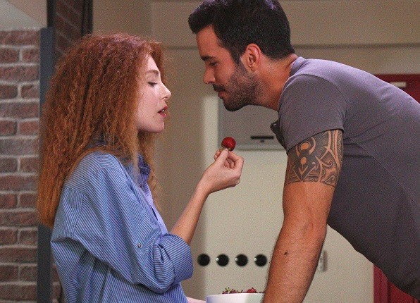 Love for Rent Fotoğrafı