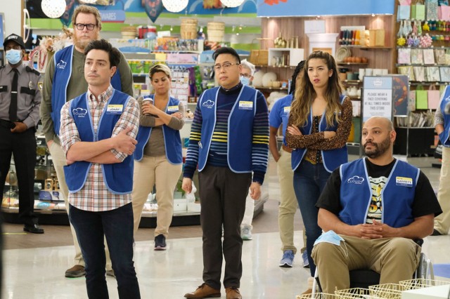 Superstore Fotoğrafları 18