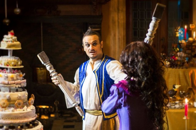 İsra ve Sihirli Kitap Fotoğrafı