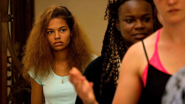Madeline Madeline'i Oynuyor Fotoğrafı