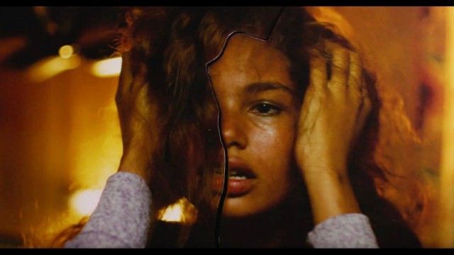 Madeline Madeline'i Oynuyor fotoğrafı