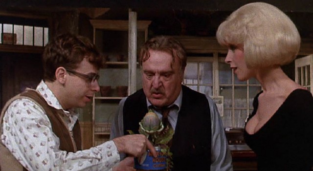 Küçük Korku Dükkanı Fotoğrafı