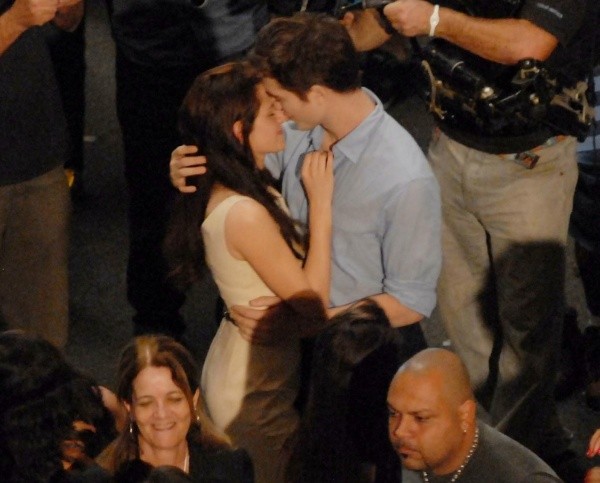 Alacakaranlık Efsanesi: Şafak Vakti Bölüm 1 Fotoğrafı