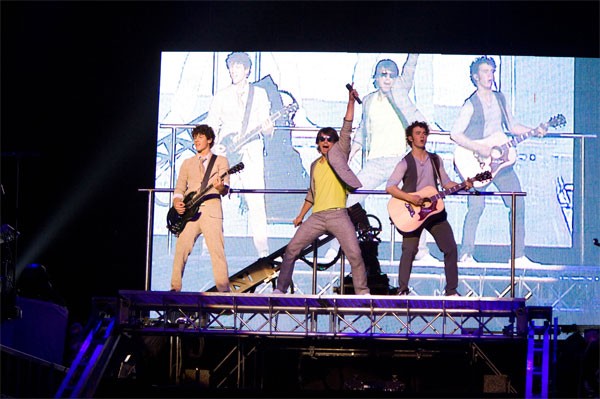 Jonas Brothers: Üç Boyutlu Konser Deneyimi Fotoğrafı