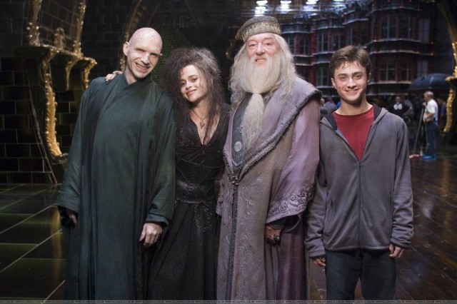 Harry Potter ve Zümrüdüanka Yoldaşlığı Fotoğrafı