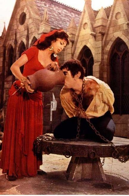 Notre Dame'ın Kamburu Fotoğrafı