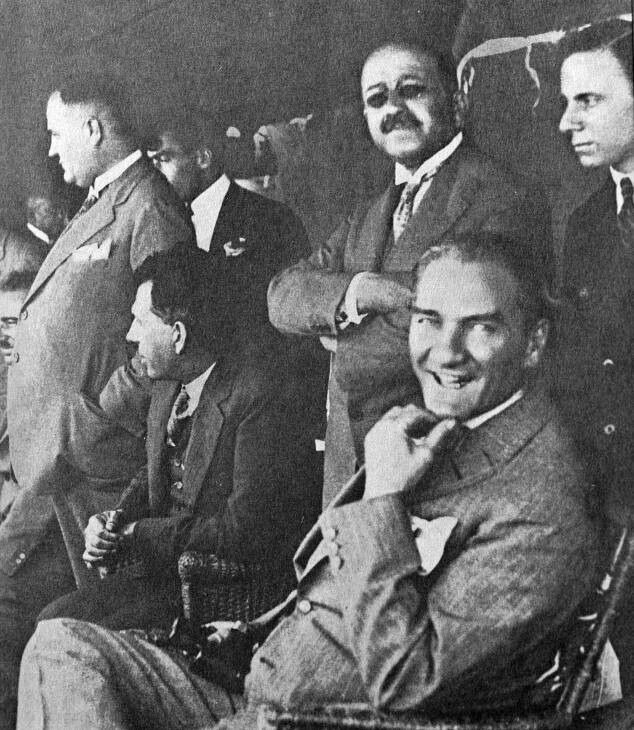 Saat Kaç? Fotoğrafı