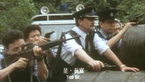 Love, Guns & Glass Fotoğrafı