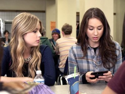 Sevimli Küçük Yalancılar Fotoğrafı