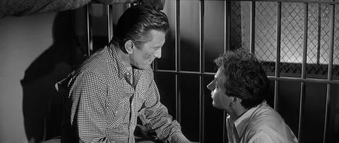 Yalnız Ve Cesur Fotoğrafı